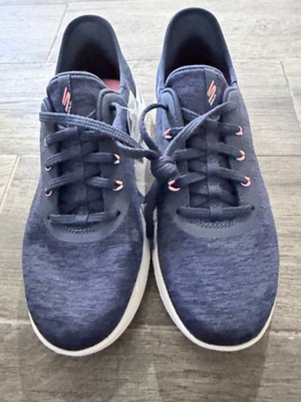 Sketches Slip Ins, Goga Max Women’s Size 6 Blue With Pink Accent Golf Shoe New